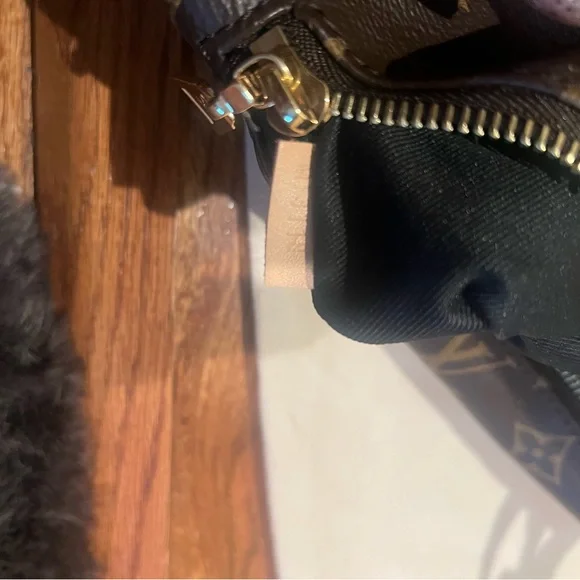 Louis Vuitton Bumbag authentic used great condition - Picture 9 of 16